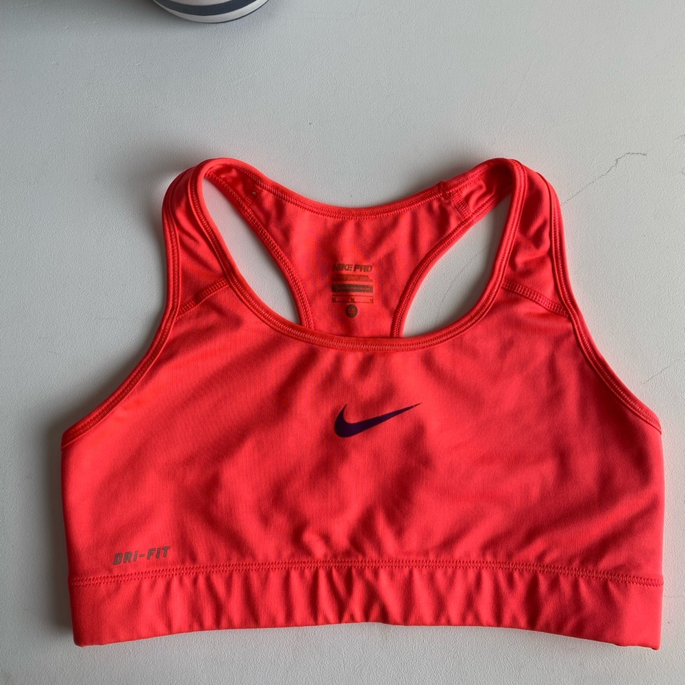 Nike Dri-Fit Swoosh Sports Bra